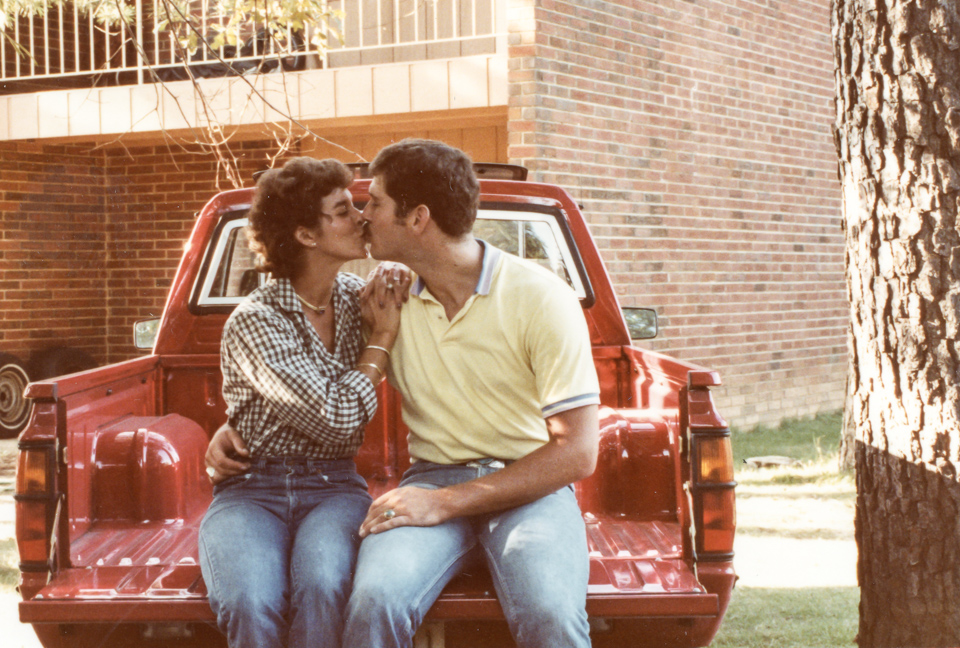 Kissing in Columbus, Georgia