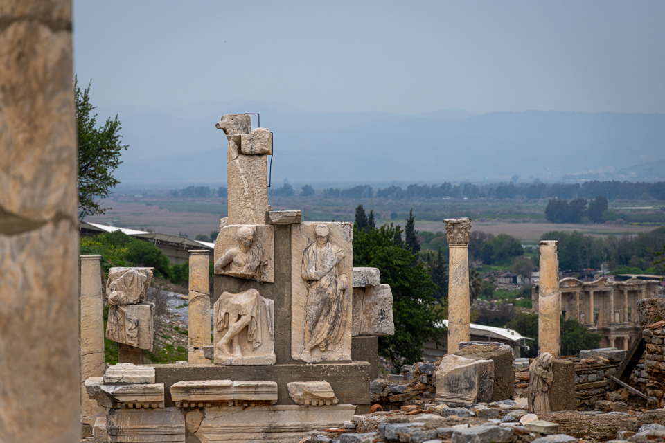Broken Monument in Ephesus, Türkiye