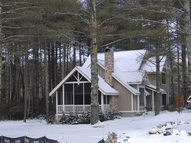 Condo in Snow in Highlands, North Carolina
