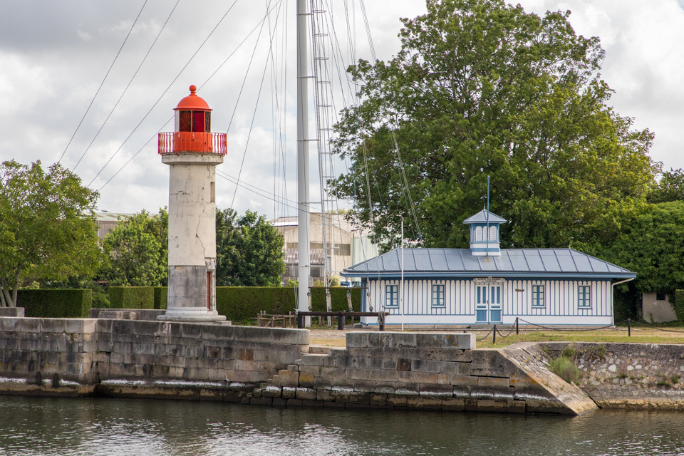 Lighthouse 