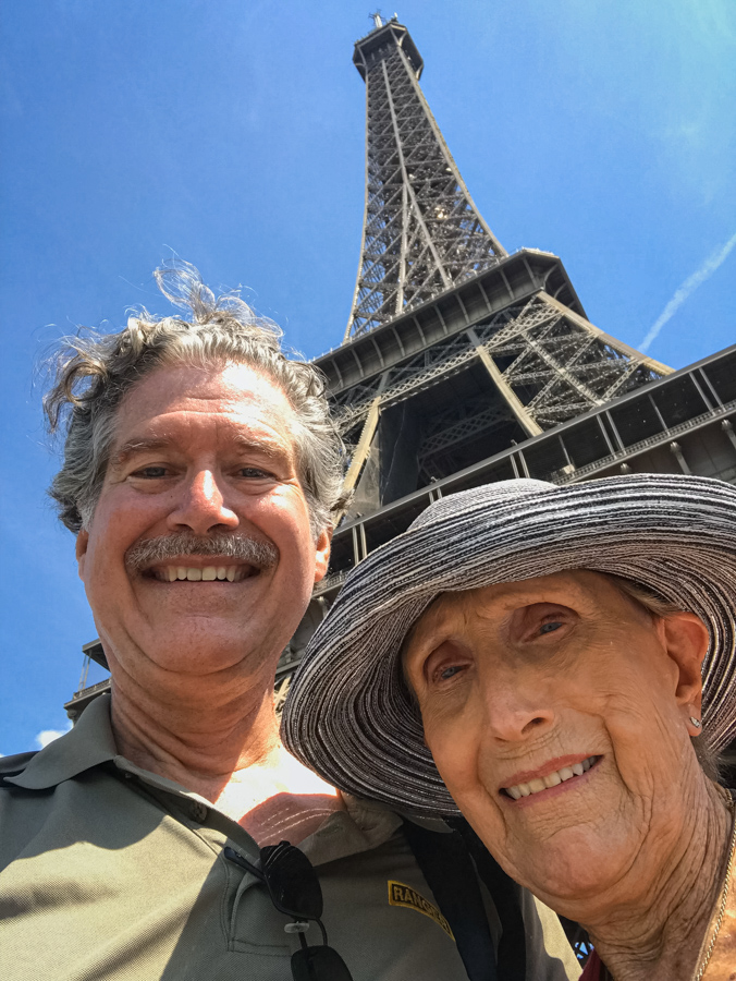 Eiffel Selfie